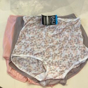 Bali Ladies Panties.  Skimp Skamp.  Full Seat Coverage & Back Seam.  3 piece set